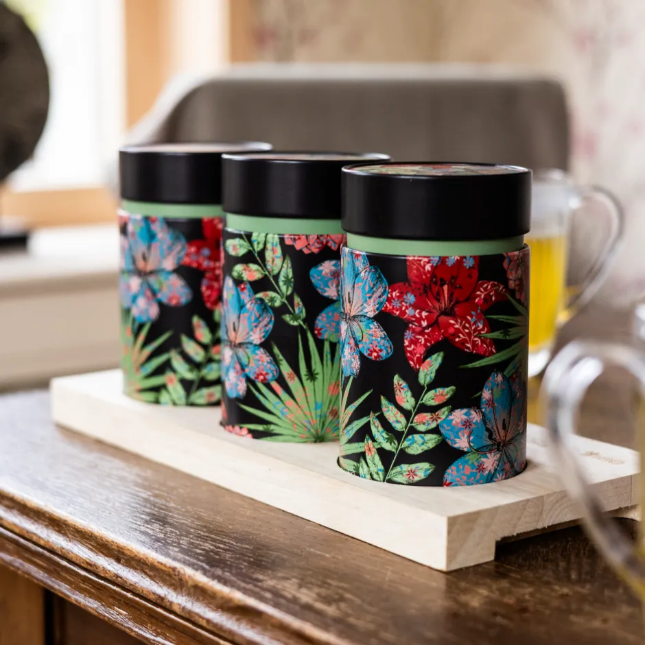 Outlet Theeplank Rustic Flower blauw/roze Bewaarblikken Eigenart | Theepakket
